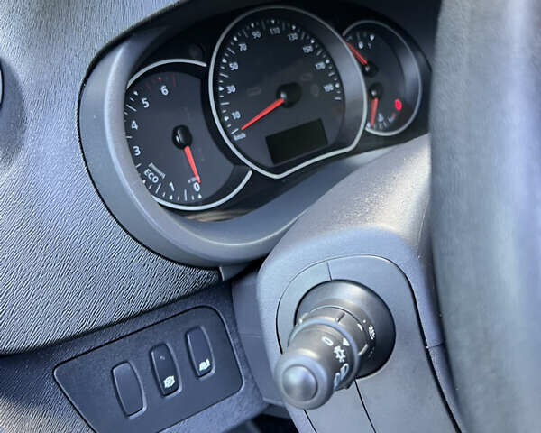 Белый Рено Кенгу, объемом двигателя 1.5 л и пробегом 189 тыс. км за 12350 $, фото 29 на Automoto.ua