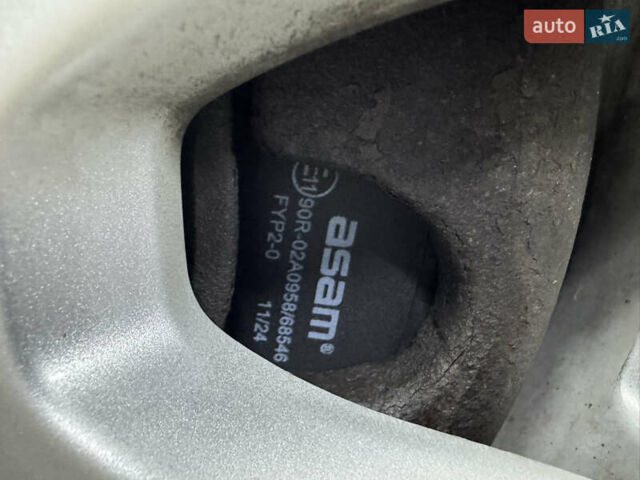 Білий Рено Кєнгу, об'ємом двигуна 1.46 л та пробігом 185 тис. км за 9100 $, фото 8 на Automoto.ua