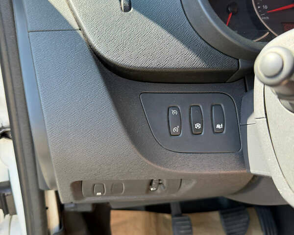 Рено Кенгу 2017 в Львове на Automoto.ua Белый Рено Кенгу, объемом двигателя 1.46 л и пробегом 259 тыс. км за 7400 $, фото 14 на Automoto.ua