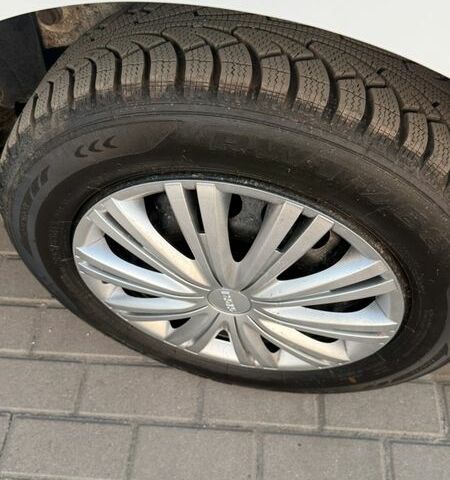 Белый Рено Кенгу, объемом двигателя 1.5 л и пробегом 187 тыс. км за 11900 $, фото 72 на Automoto.ua