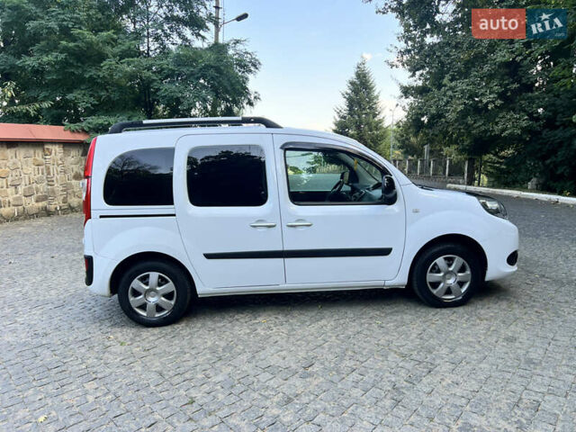Белый Рено Кенгу, объемом двигателя 1.5 л и пробегом 189 тыс. км за 12350 $, фото 6 на Automoto.ua