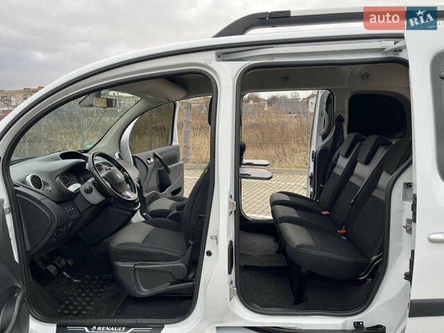 Білий Рено Кєнгу, об'ємом двигуна 1.5 л та пробігом 180 тис. км за 13700 $, фото 19 на Automoto.ua