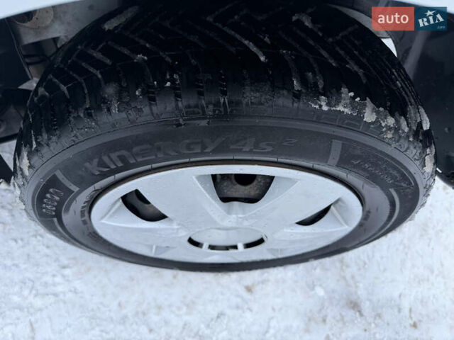 Білий Рено Кєнгу, об'ємом двигуна 0 л та пробігом 57 тис. км за 8300 $, фото 20 на Automoto.ua