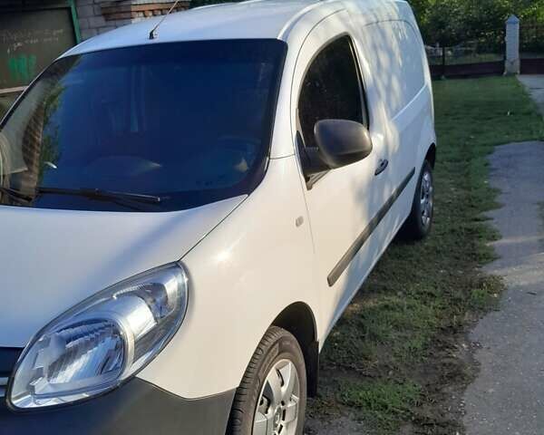 Белый Рено Кенгу, объемом двигателя 1.46 л и пробегом 221 тыс. км за 8900 $, фото 5 на Automoto.ua