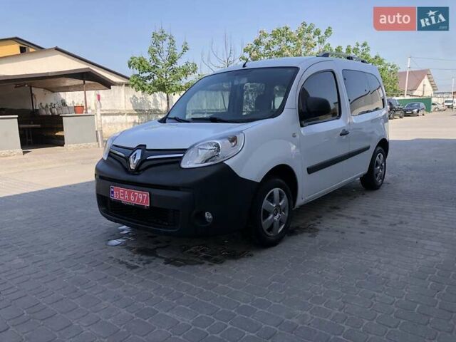 Белый Рено Кенгу, объемом двигателя 1.56 л и пробегом 167 тыс. км за 9999 $, фото 1 на Automoto.ua