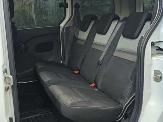 Білий Рено Кєнгу, об'ємом двигуна 1.5 л та пробігом 210 тис. км за 11200 $, фото 11 на Automoto.ua