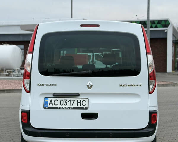 Белый Рено Кенгу, объемом двигателя 1.46 л и пробегом 201 тыс. км за 12700 $, фото 12 на Automoto.ua