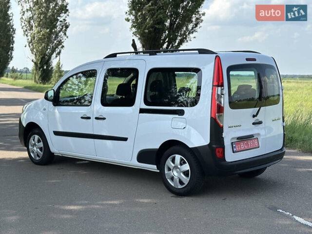 Белый Рено Кенгу, объемом двигателя 1.5 л и пробегом 235 тыс. км за 13200 $, фото 5 на Automoto.ua