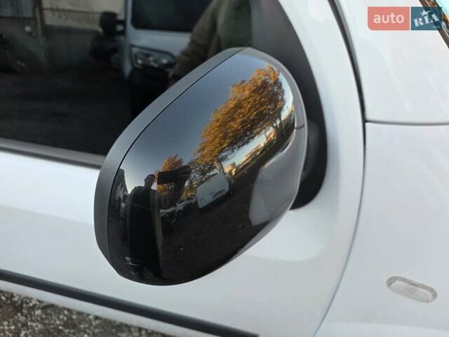 Рено Кенгу 2017 в Одессе на Automoto.ua Белый Рено Кенгу, объемом двигателя 0 л и пробегом 187 тыс. км за 12100 $, фото 15 на Automoto.ua