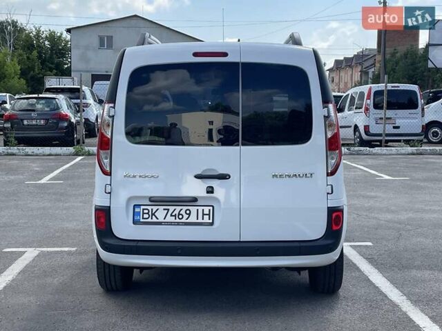 Белый Рено Кенгу, объемом двигателя 1.5 л и пробегом 220 тыс. км за 12200 $, фото 4 на Automoto.ua