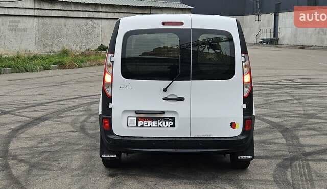 Білий Рено Кєнгу, об'ємом двигуна 1.46 л та пробігом 131 тис. км за 13300 $, фото 4 на Automoto.ua