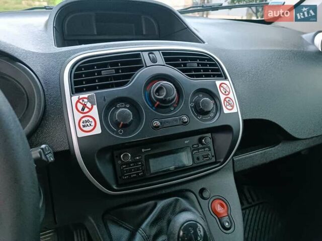 Белый Рено Кенгу, объемом двигателя 1.5 л и пробегом 118 тыс. км за 11200 $, фото 12 на Automoto.ua