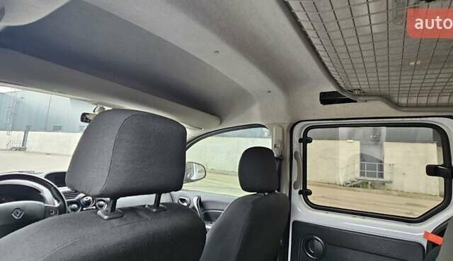 Білий Рено Кєнгу, об'ємом двигуна 1.46 л та пробігом 131 тис. км за 13300 $, фото 26 на Automoto.ua