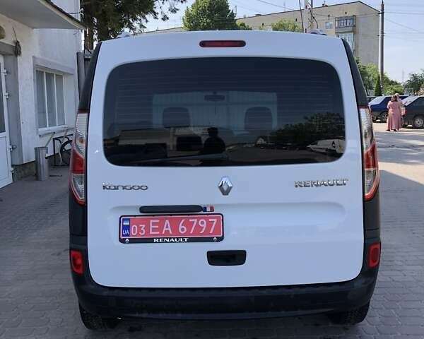 Белый Рено Кенгу, объемом двигателя 1.56 л и пробегом 167 тыс. км за 9999 $, фото 5 на Automoto.ua