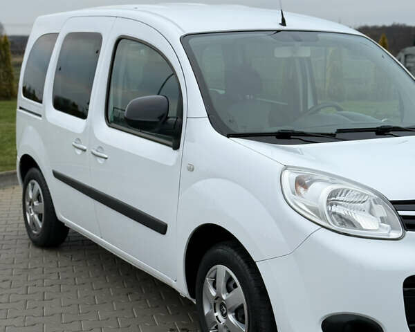 Белый Рено Кенгу, объемом двигателя 1.46 л и пробегом 201 тыс. км за 12700 $, фото 9 на Automoto.ua