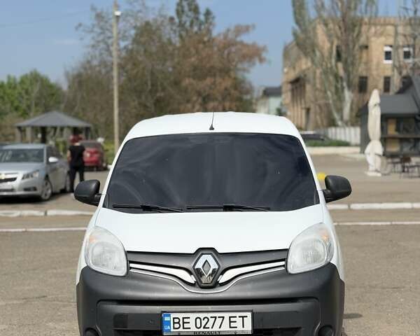 Белый Рено Кенгу, объемом двигателя 1.5 л и пробегом 218 тыс. км за 7000 $, фото 1 на Automoto.ua