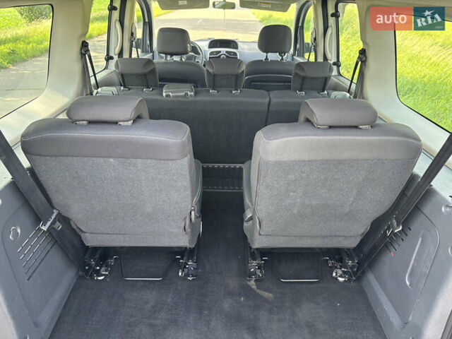 Белый Рено Кенгу, объемом двигателя 1.5 л и пробегом 235 тыс. км за 13200 $, фото 18 на Automoto.ua