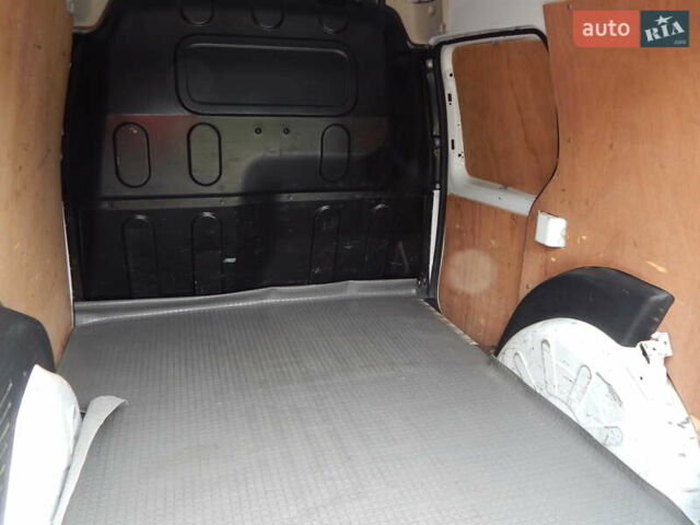 Білий Рено Кєнгу, об'ємом двигуна 1.46 л та пробігом 70 тис. км за 8990 $, фото 59 на Automoto.ua