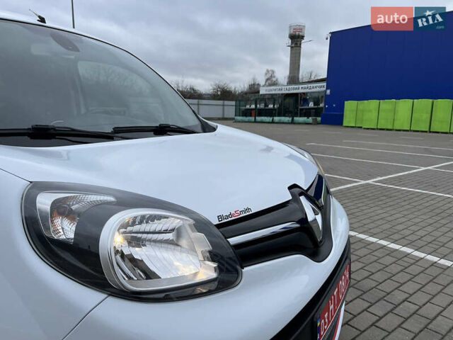 Білий Рено Кєнгу, об'ємом двигуна 1.5 л та пробігом 180 тис. км за 13700 $, фото 14 на Automoto.ua