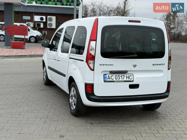 Белый Рено Кенгу, объемом двигателя 1.46 л и пробегом 201 тыс. км за 12700 $, фото 18 на Automoto.ua