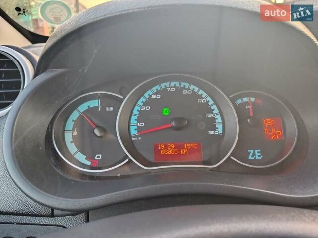 Белый Рено Кенгу, объемом двигателя 0 л и пробегом 68 тыс. км за 7900 $, фото 15 на Automoto.ua