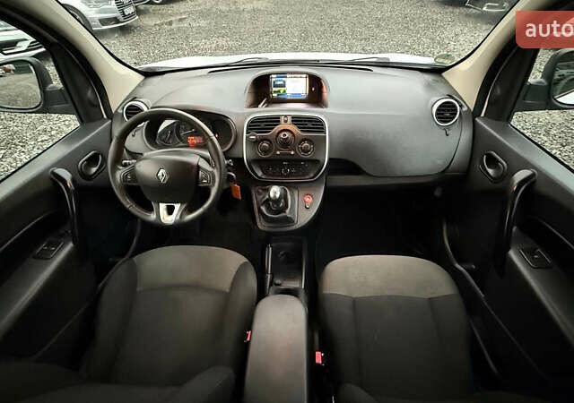 Белый Рено Кенгу, объемом двигателя 1.46 л и пробегом 131 тыс. км за 11900 $, фото 21 на Automoto.ua