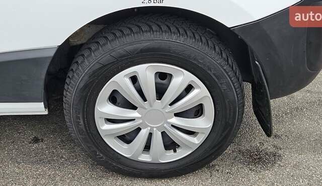 Білий Рено Кєнгу, об'ємом двигуна 1.46 л та пробігом 131 тис. км за 13300 $, фото 6 на Automoto.ua