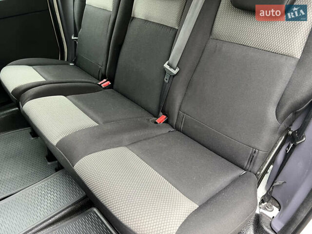 Білий Рено Кєнгу, об'ємом двигуна 1.5 л та пробігом 125 тис. км за 13499 $, фото 41 на Automoto.ua