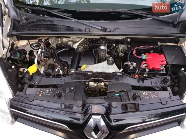 Рено Кенгу 2017 в Киеве на Automoto.ua Белый Рено Кенгу, объемом двигателя 1.5 л и пробегом 260 тыс. км за 11400 $, фото 21 на Automoto.ua