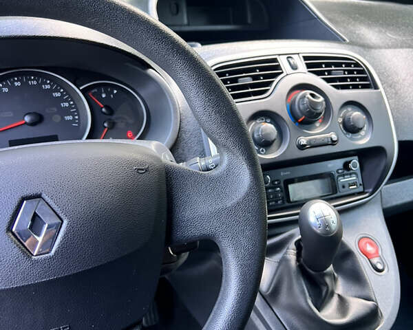 Белый Рено Кенгу, объемом двигателя 1.5 л и пробегом 189 тыс. км за 12350 $, фото 33 на Automoto.ua