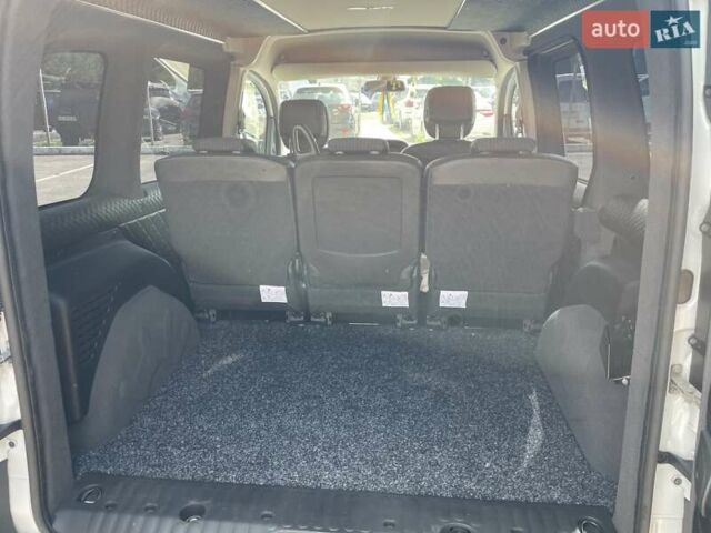 Белый Рено Кенгу, объемом двигателя 1.5 л и пробегом 220 тыс. км за 12200 $, фото 11 на Automoto.ua