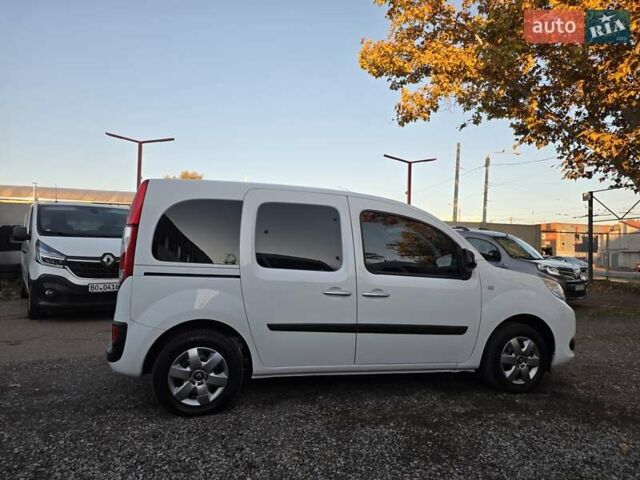 Рено Кенгу 2017 в Одессе на Automoto.ua Белый Рено Кенгу, объемом двигателя 0 л и пробегом 187 тыс. км за 12100 $, фото 6 на Automoto.ua