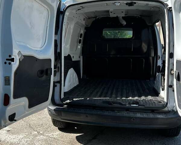 Белый Рено Кенгу, объемом двигателя 1.46 л и пробегом 246 тыс. км за 8500 $, фото 8 на Automoto.ua