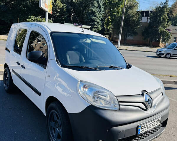 Білий Рено Кєнгу, об'ємом двигуна 1.46 л та пробігом 217 тис. км за 9700 $, фото 3 на Automoto.ua