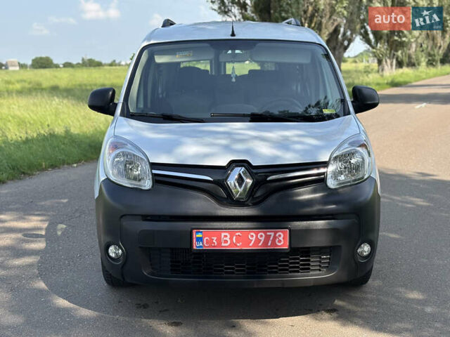 Белый Рено Кенгу, объемом двигателя 1.5 л и пробегом 235 тыс. км за 13200 $, фото 2 на Automoto.ua