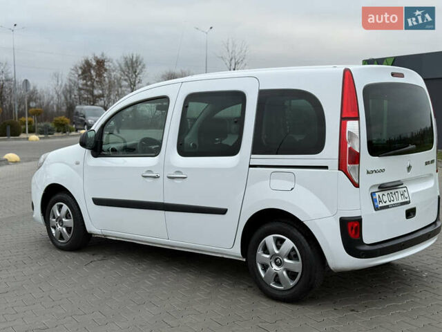 Белый Рено Кенгу, объемом двигателя 1.46 л и пробегом 201 тыс. км за 12700 $, фото 17 на Automoto.ua