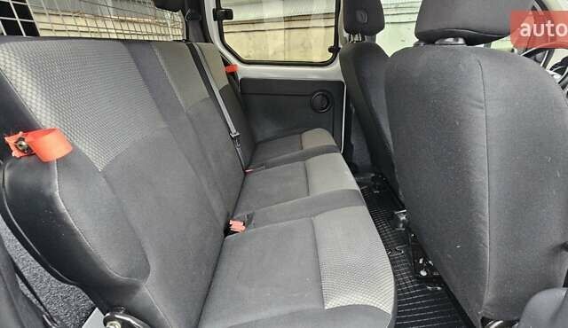 Білий Рено Кєнгу, об'ємом двигуна 1.46 л та пробігом 131 тис. км за 13300 $, фото 35 на Automoto.ua