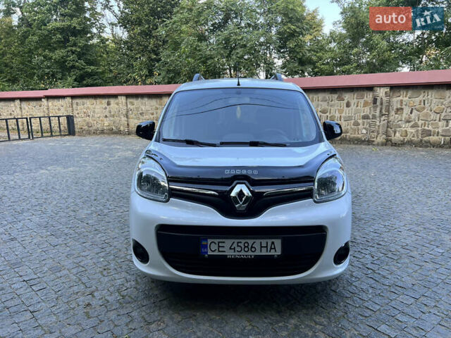 Белый Рено Кенгу, объемом двигателя 1.5 л и пробегом 189 тыс. км за 12350 $, фото 3 на Automoto.ua