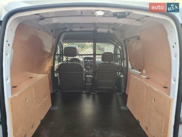 Белый Рено Кенгу, объемом двигателя 0 л и пробегом 68 тыс. км за 7900 $, фото 6 на Automoto.ua