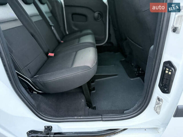 Белый Рено Кенгу, объемом двигателя 1.46 л и пробегом 201 тыс. км за 12700 $, фото 25 на Automoto.ua