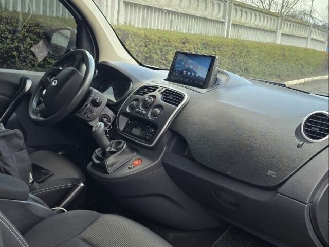 Білий Рено Кєнгу, об'ємом двигуна 1.5 л та пробігом 210 тис. км за 11200 $, фото 5 на Automoto.ua