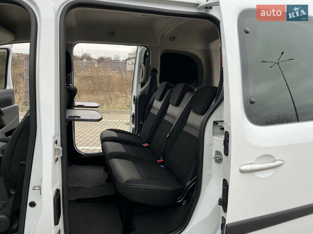 Білий Рено Кєнгу, об'ємом двигуна 1.5 л та пробігом 180 тис. км за 13700 $, фото 18 на Automoto.ua