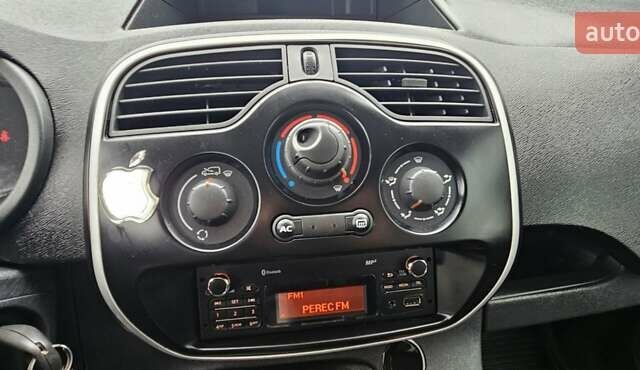 Білий Рено Кєнгу, об'ємом двигуна 1.46 л та пробігом 131 тис. км за 13300 $, фото 19 на Automoto.ua