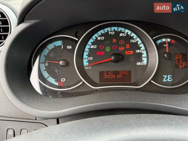 Белый Рено Кенгу, объемом двигателя 0 л и пробегом 39 тыс. км за 9800 $, фото 15 на Automoto.ua