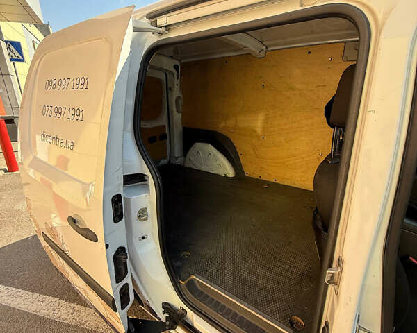Білий Рено Кєнгу, об'ємом двигуна 1.46 л та пробігом 259 тис. км за 7700 $, фото 8 на Automoto.ua