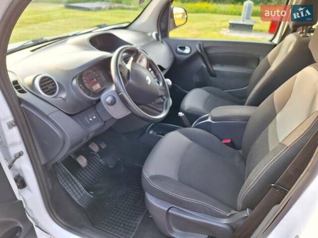 Белый Рено Кенгу, объемом двигателя 1.5 л и пробегом 226 тыс. км за 13700 $, фото 11 на Automoto.ua