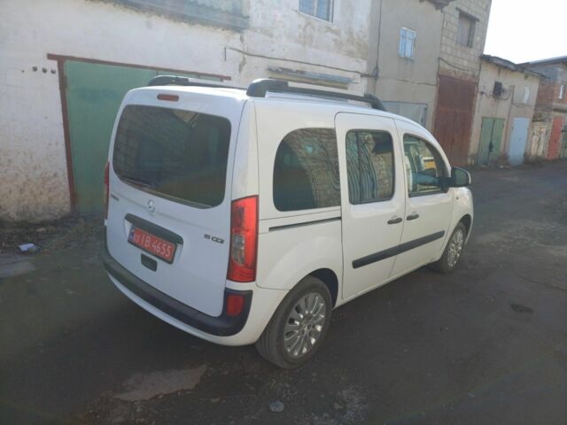 Білий Рено Кєнгу, об'ємом двигуна 1.5 л та пробігом 170 тис. км за 12500 $, фото 13 на Automoto.ua