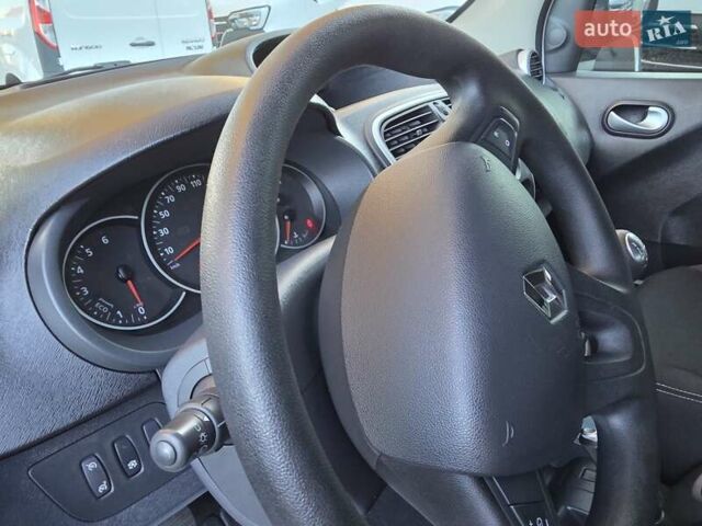 Рено Кенгу 2017 в Одессе на Automoto.ua Белый Рено Кенгу, объемом двигателя 0 л и пробегом 187 тыс. км за 12100 $, фото 11 на Automoto.ua