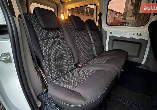 Белый Рено Кенгу, объемом двигателя 1.46 л и пробегом 131 тыс. км за 11900 $, фото 24 на Automoto.ua