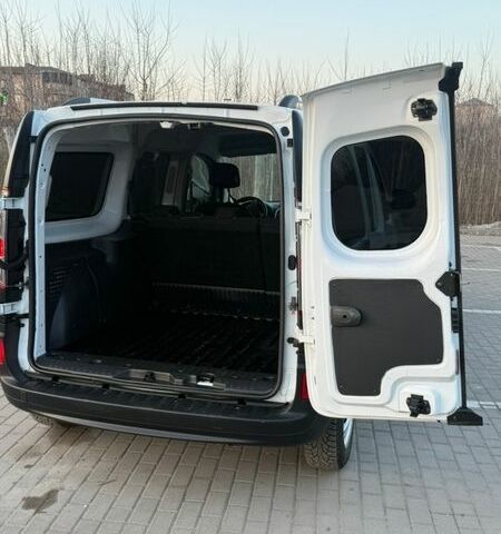 Белый Рено Кенгу, объемом двигателя 1.5 л и пробегом 187 тыс. км за 11900 $, фото 60 на Automoto.ua